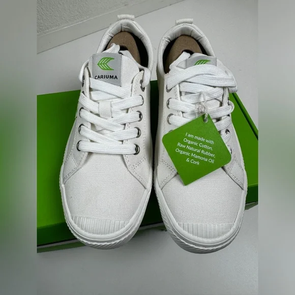 Cariuma Off-White Canvas
OCA LOW|NIB|The Perfect White Tennis Shoe! - Picture 9 of 14